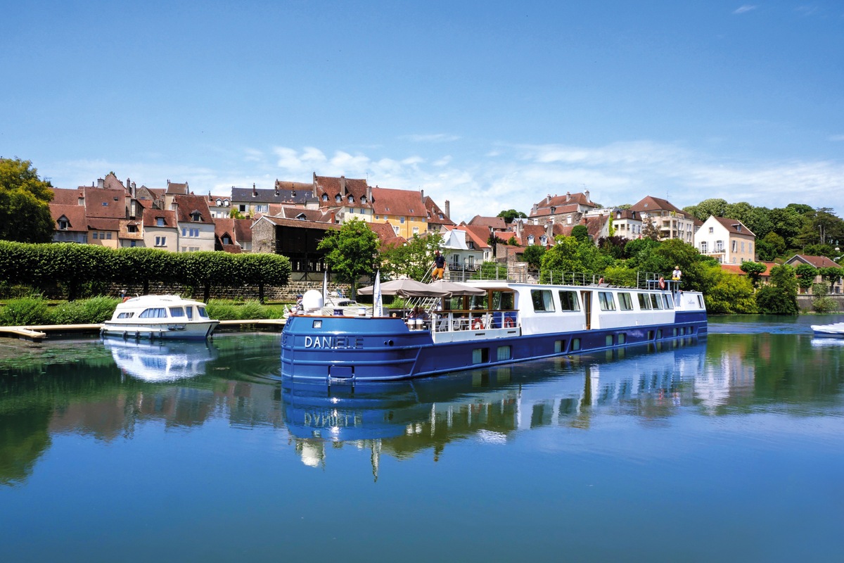 Remarkable Sites and Fine Wines on a Cruise through Burgundy and the Doubs Valley (port-to-port cruise)
